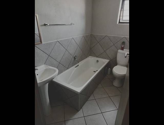 3 BEDROOM PROPERTY TO RENT IN ELANDSPOORT